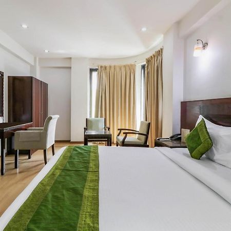Treebo Trend Hotel Parker Ахмедабад Экстерьер фото