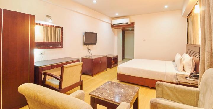 Treebo Trend Hotel Parker Ахмедабад Экстерьер фото