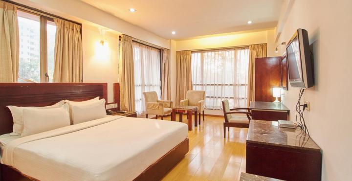 Treebo Trend Hotel Parker Ахмедабад Экстерьер фото