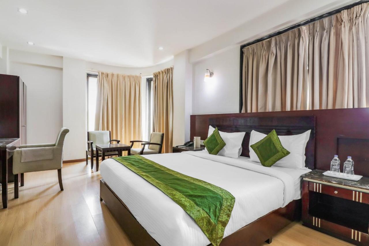 Treebo Trend Hotel Parker Ахмедабад Экстерьер фото